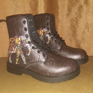 Vickerey 90s Moon ankle boot 14 hole elephant